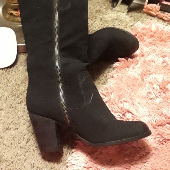 Boots - Picture 2 of 3